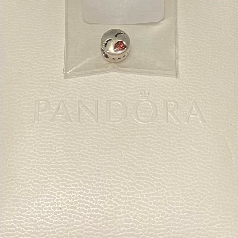 Pandora Kiss Emoji Charm